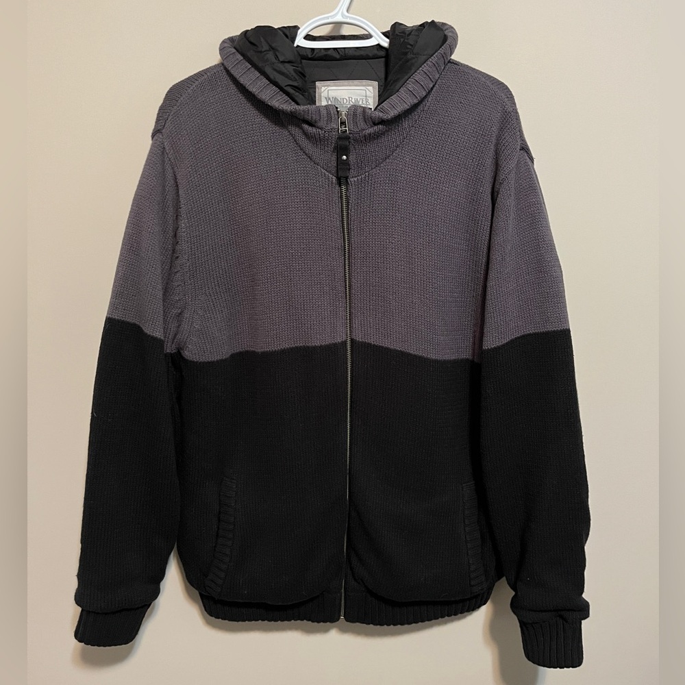 Wind River Quilted Knit Two-Tone Black and Gray Hoodie, size L